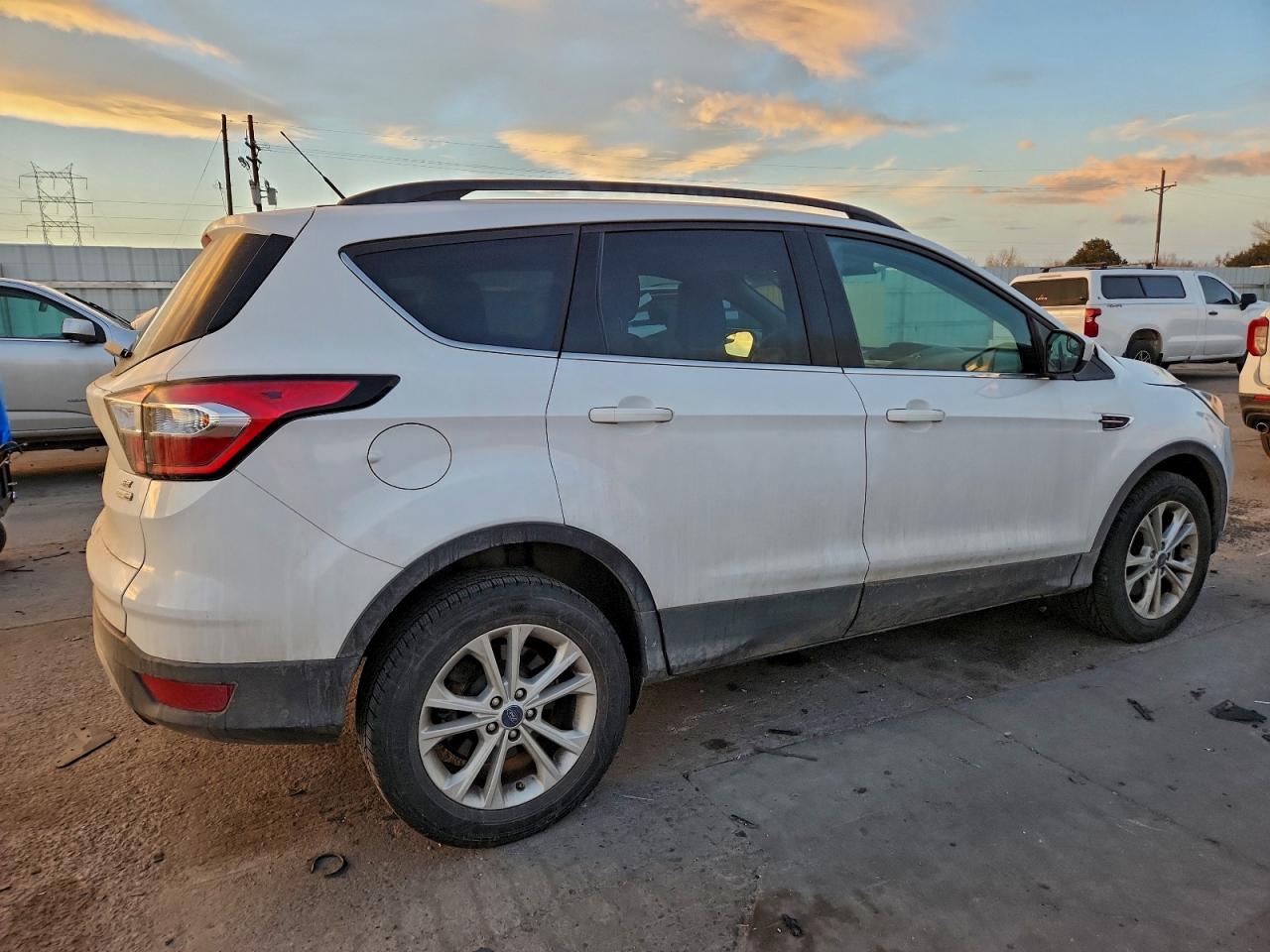 2018 FORD ESCAPE SE photo 5