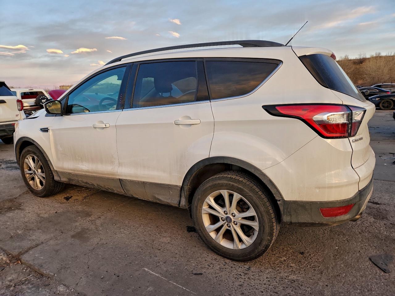 2018 FORD ESCAPE SE photo 3