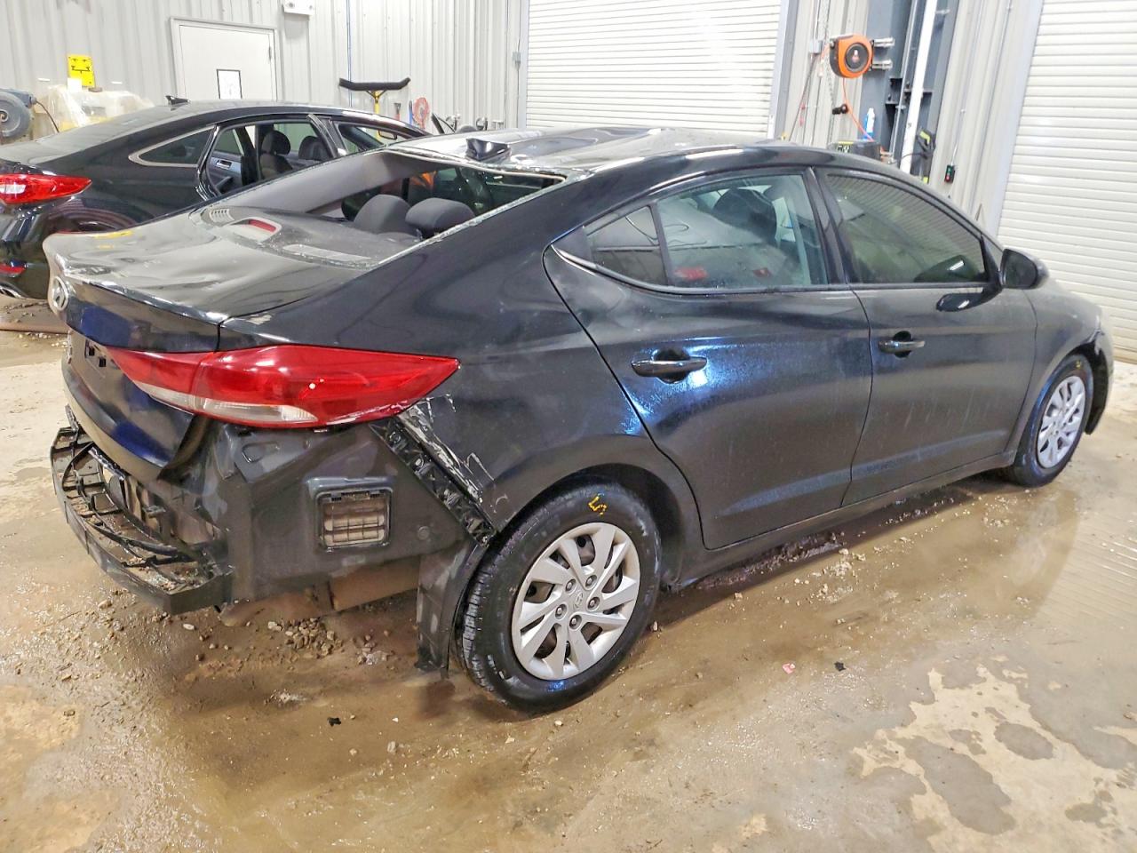 2018 HYUNDAI ELANTRA SE photo 3