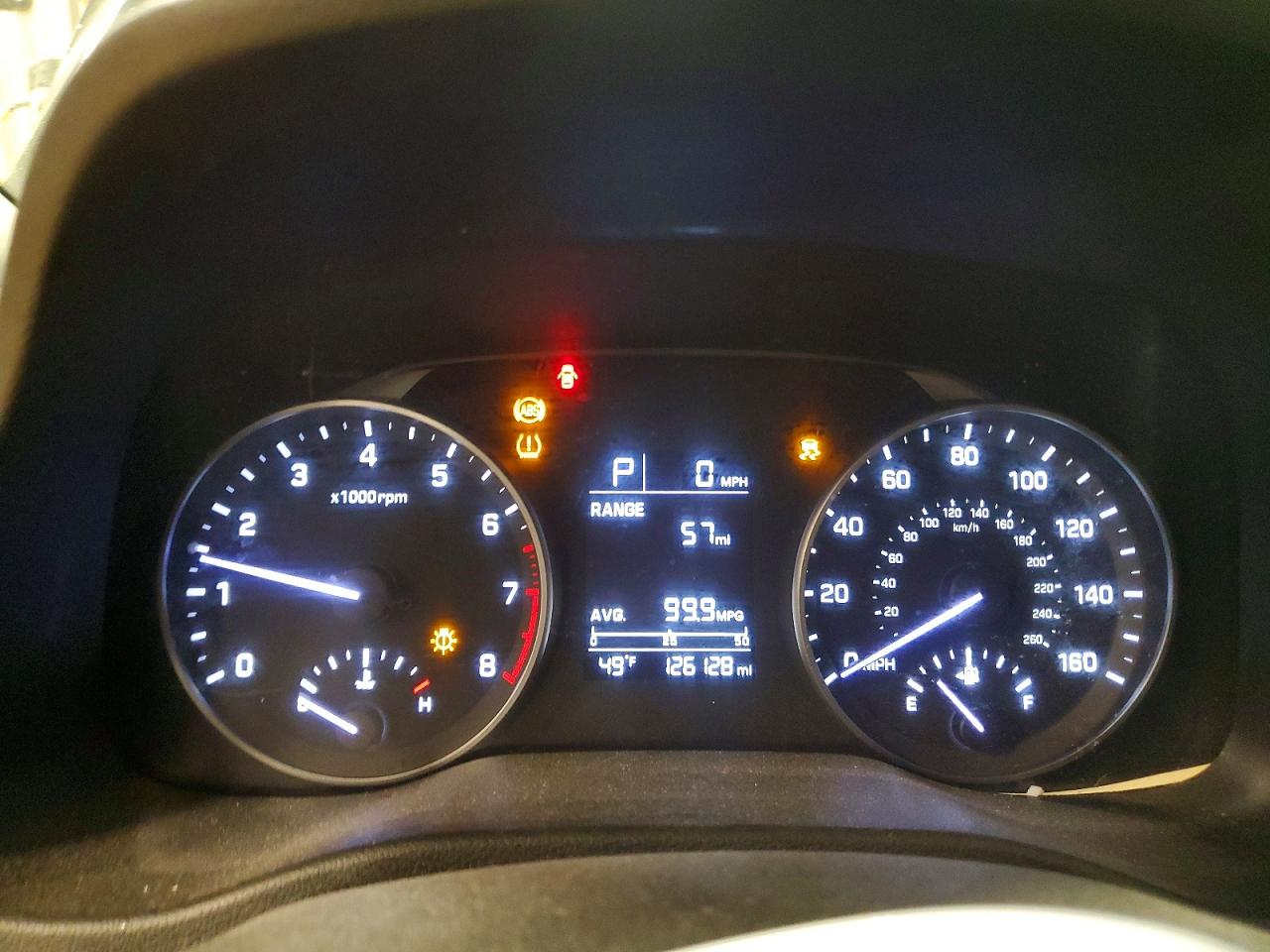 2018 HYUNDAI ELANTRA SE photo 9