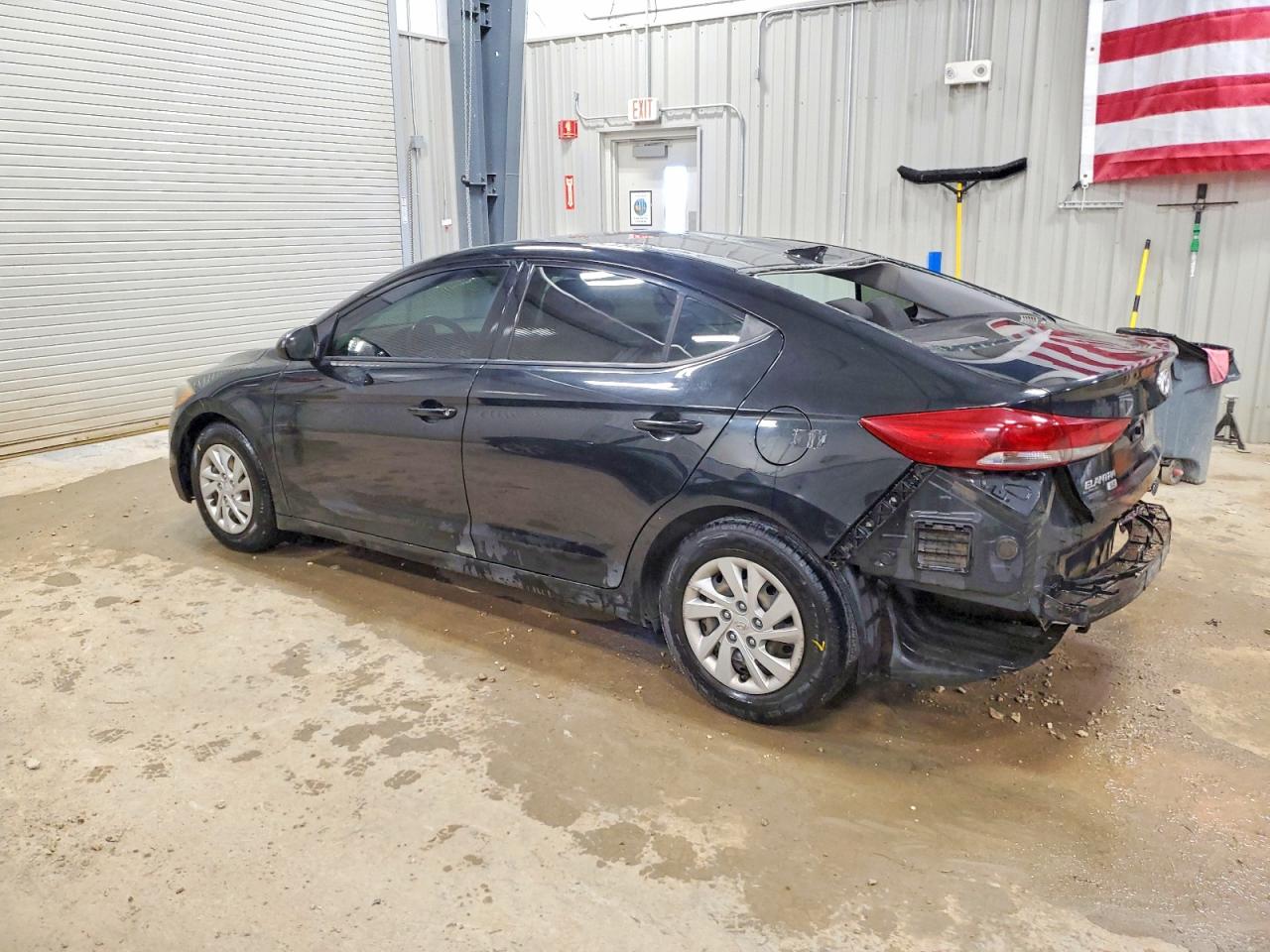 2018 HYUNDAI ELANTRA SE photo 2