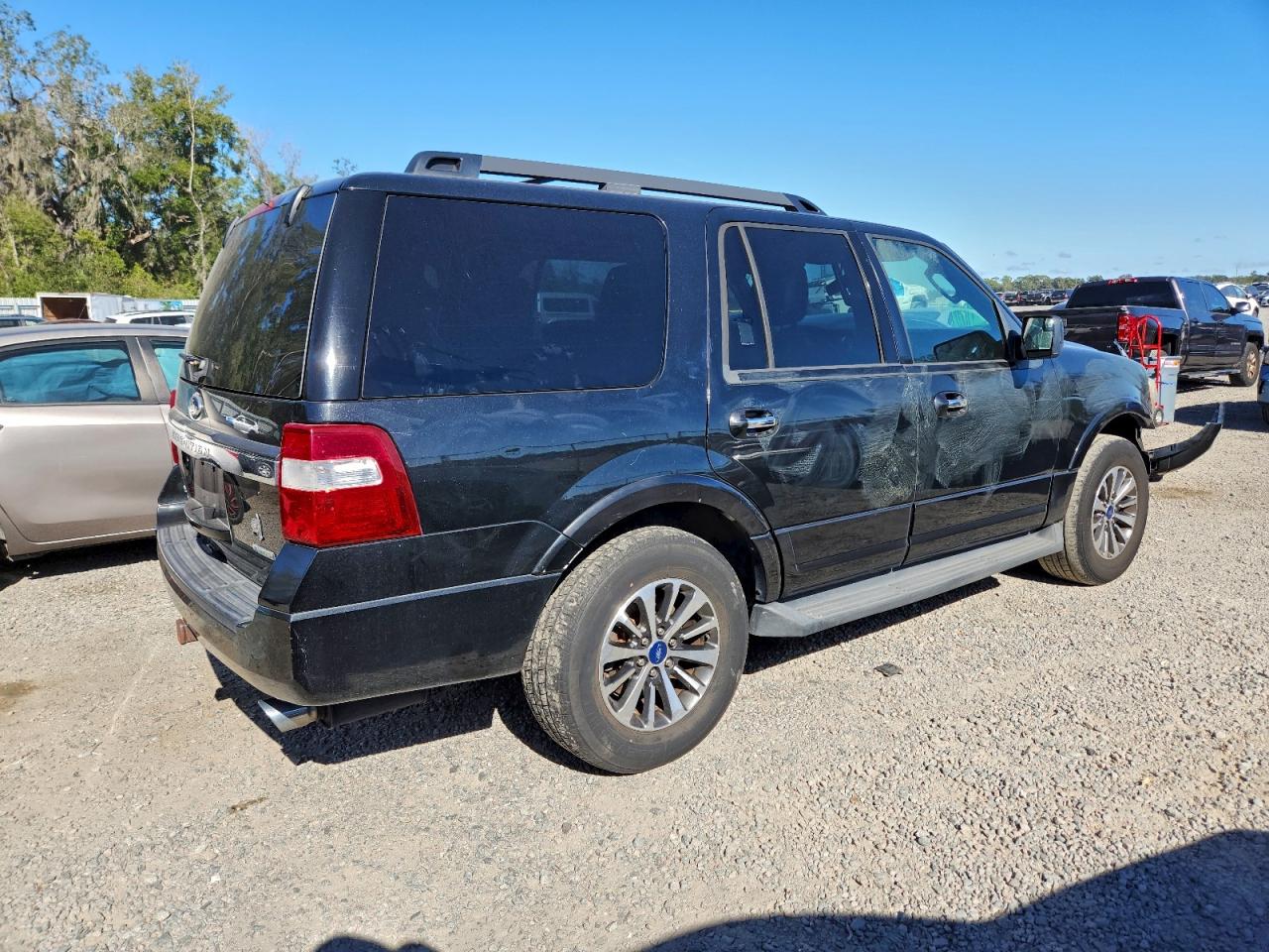 2015 FORD EXPEDITION XLT photo 5