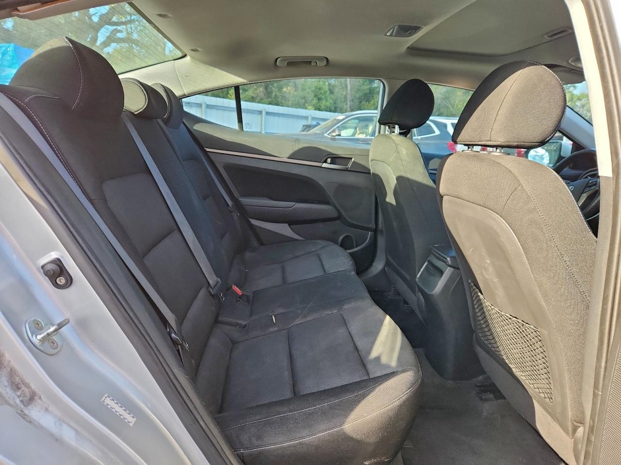 2017 HYUNDAI ELANTRA SE photo 19