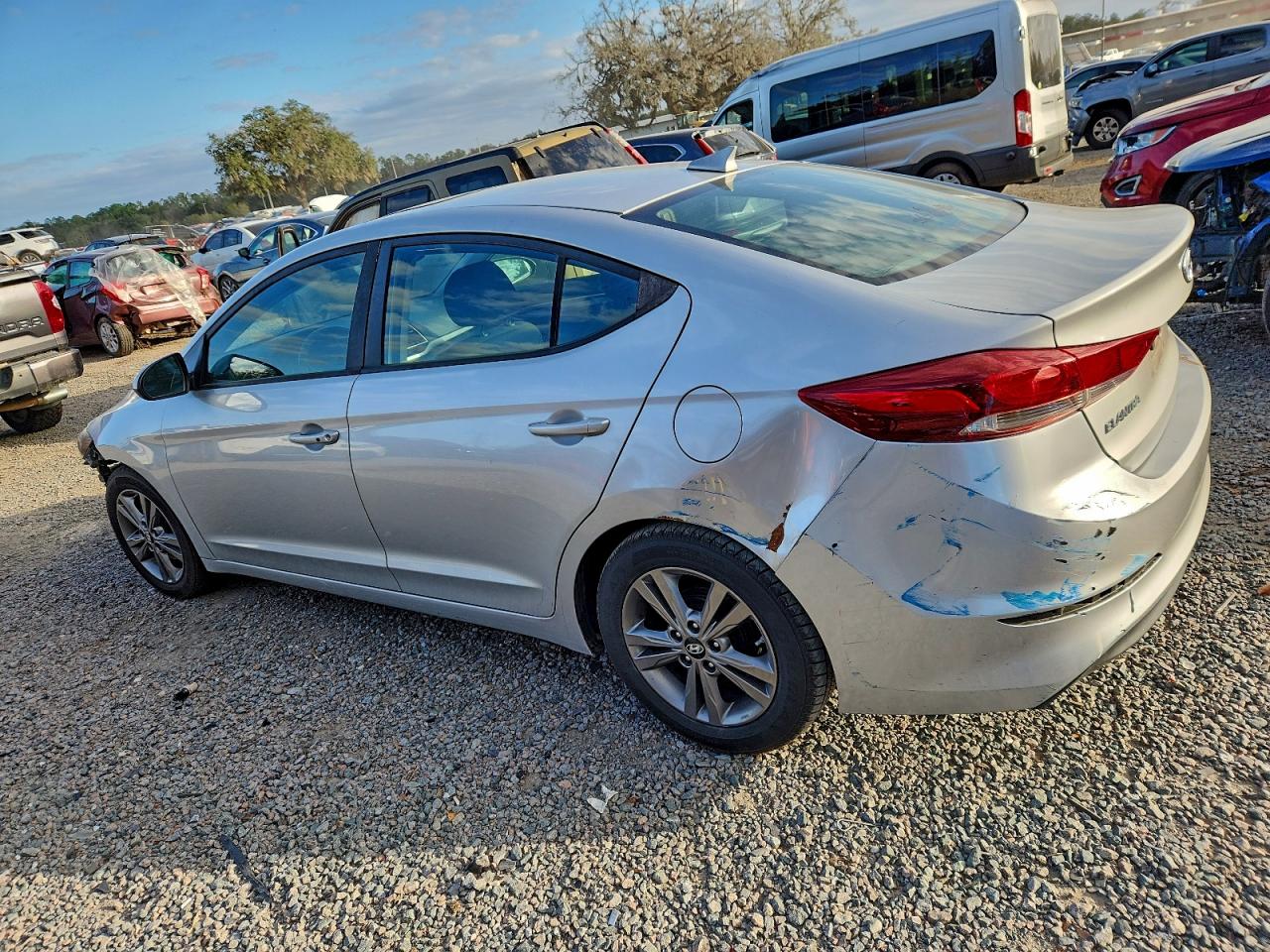 2017 HYUNDAI ELANTRA SE photo 3