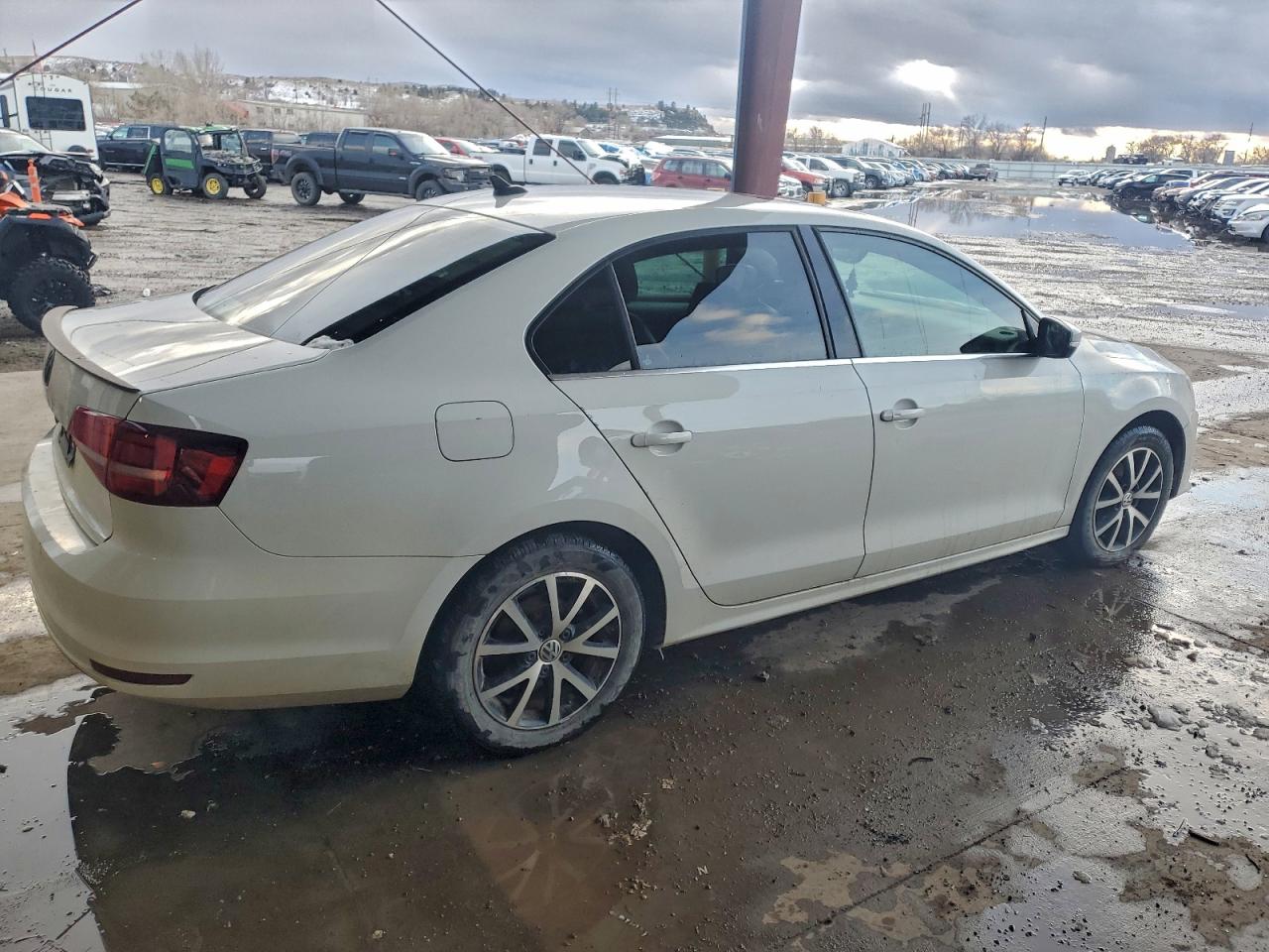 2017 VOLKSWAGEN JETTA SE photo 5