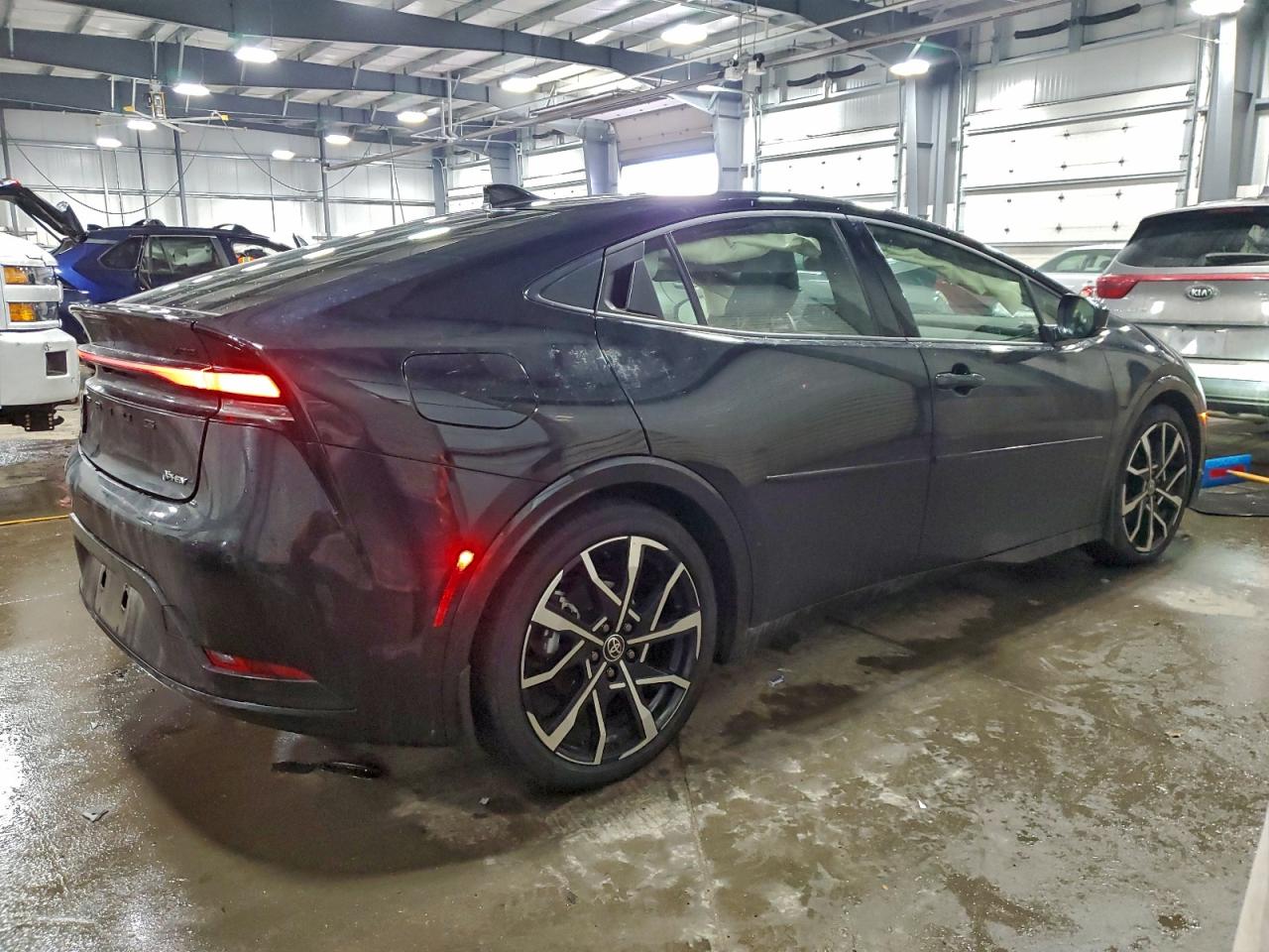 2025 TOYOTA PRIUS SE photo 5