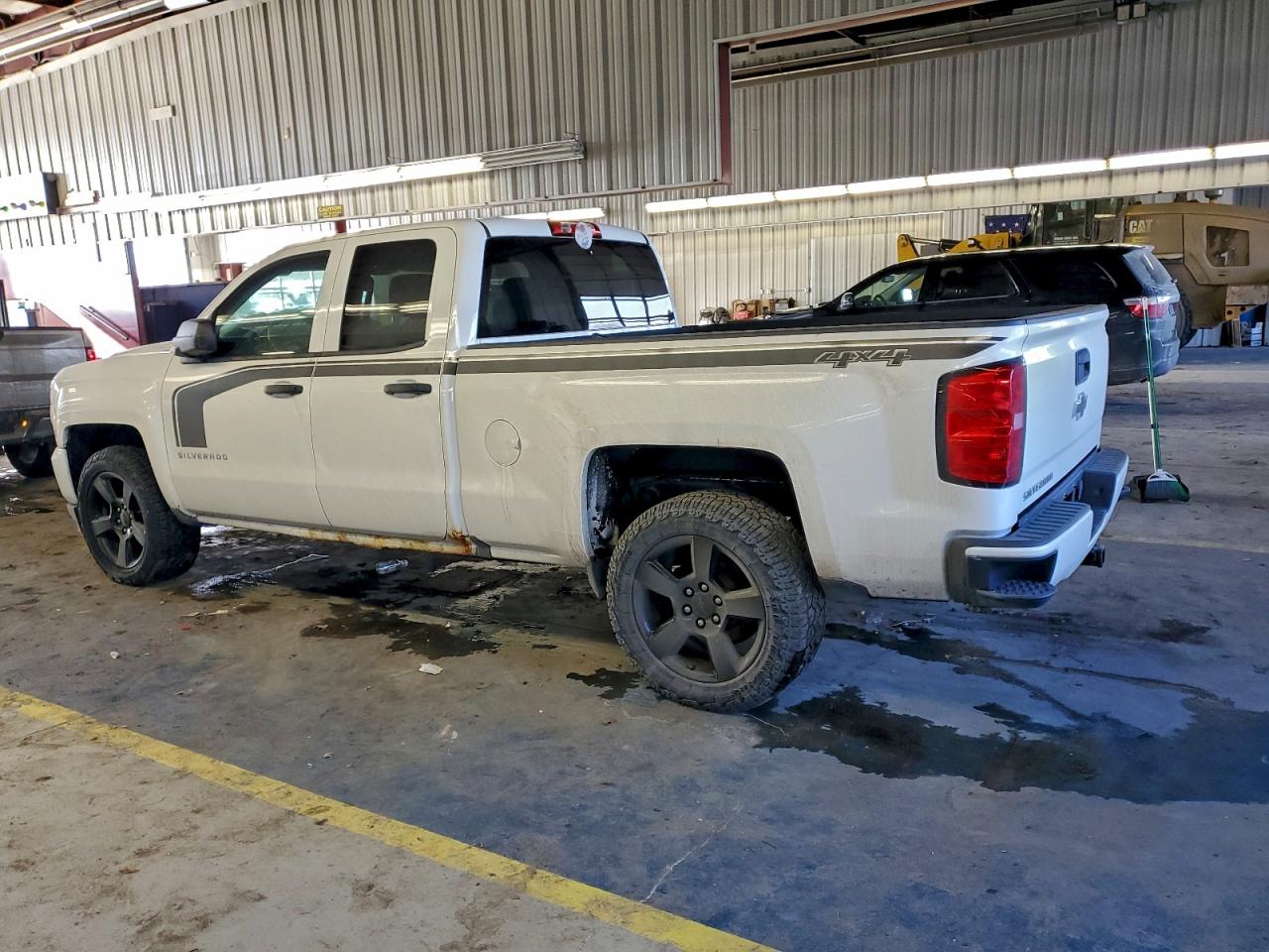 2016 CHEVROLET SILVERADO K1500 CUSTOM photo 3
