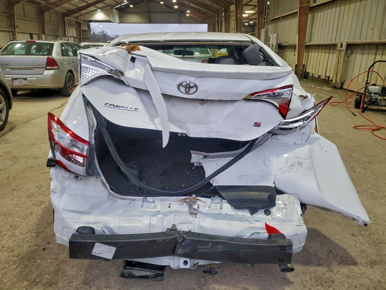 2016 TOYOTA COROLLA L photo 11