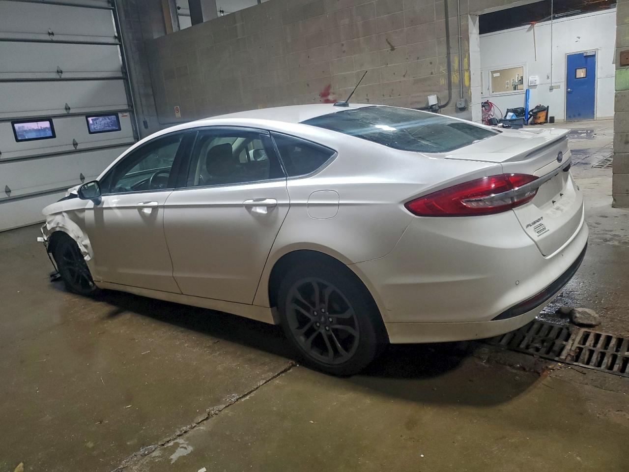2018 FORD FUSION SE photo 2