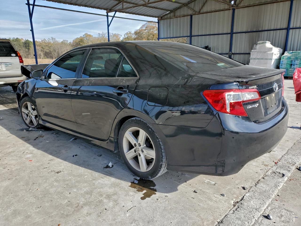 2014 TOYOTA CAMRY L photo 2