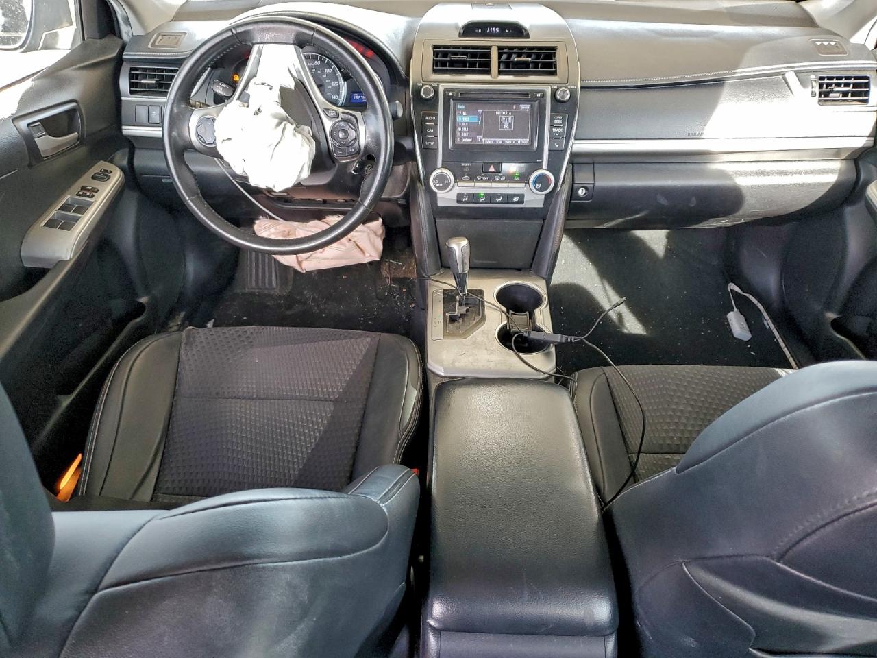 2014 TOYOTA CAMRY L photo 8