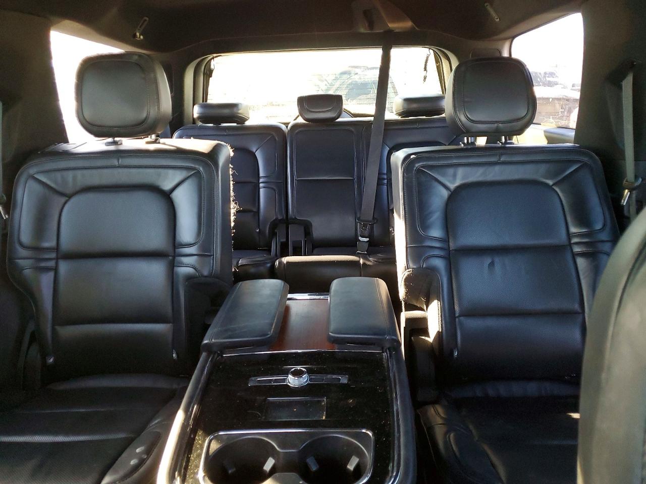 2019 LINCOLN NAVIGATOR RESERVE photo 10