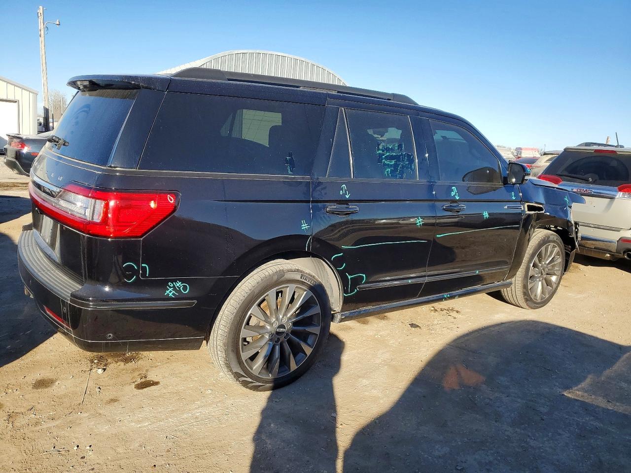 2019 LINCOLN NAVIGATOR RESERVE photo 3