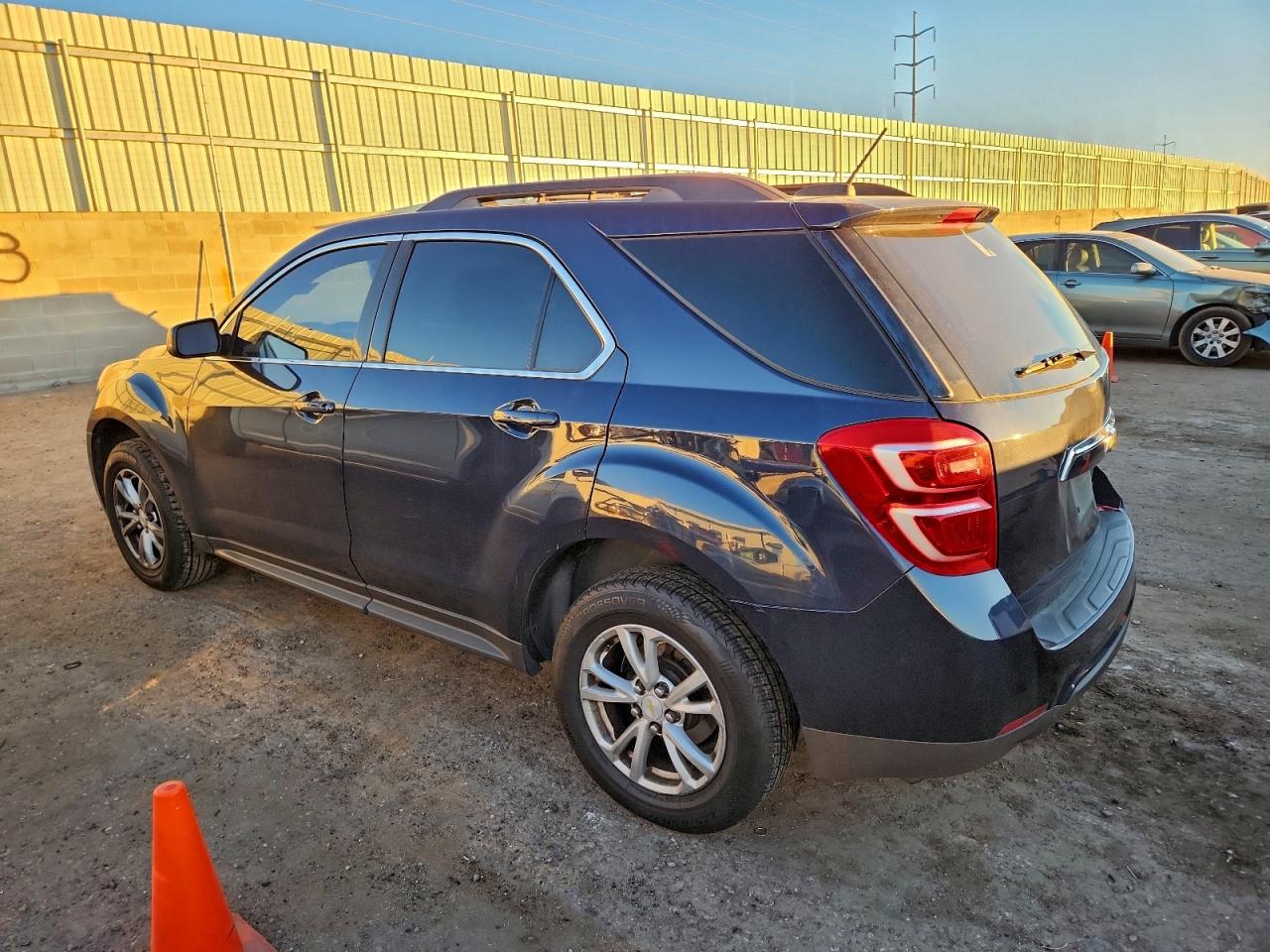 2016 CHEVROLET EQUINOX LT photo 3