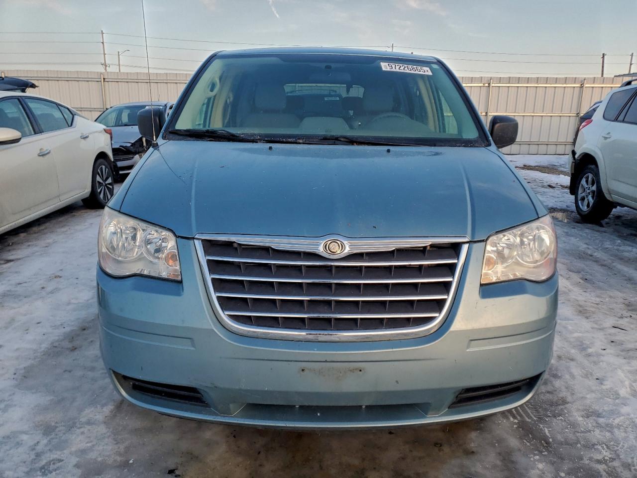 2010 CHRYSLER TOWN & COUNTRY LX photo 9