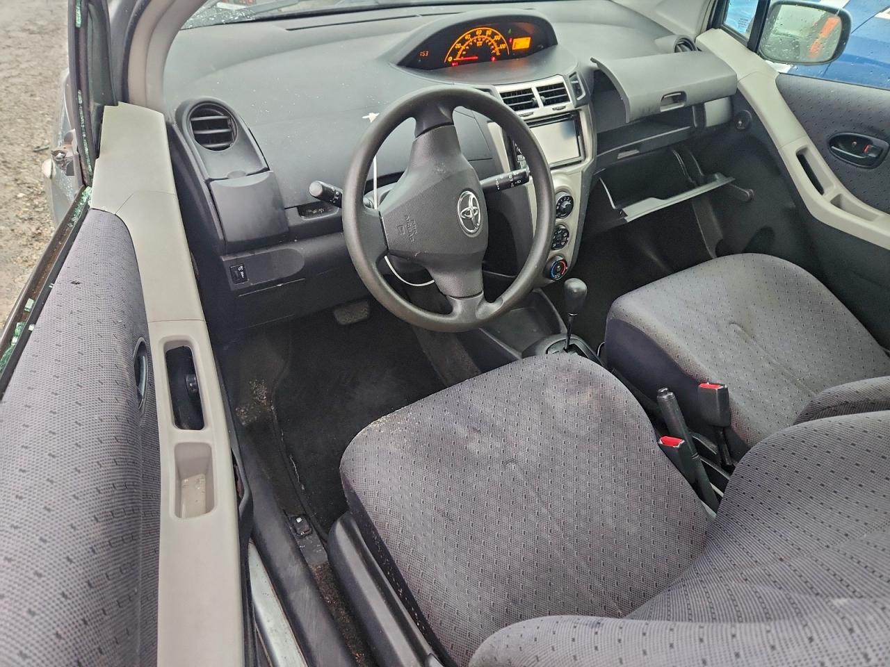 2009 TOYOTA YARIS photo 15