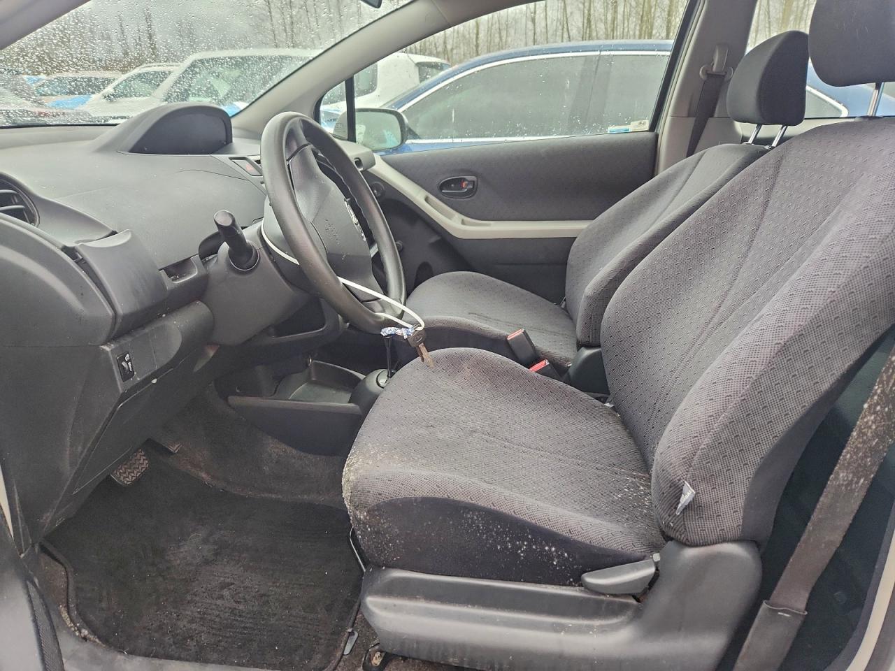 2009 TOYOTA YARIS photo 13