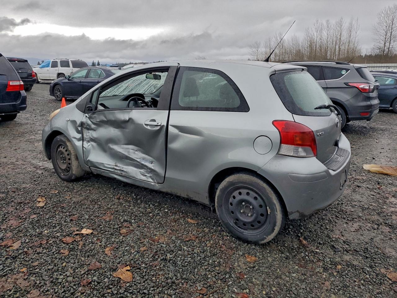 2009 TOYOTA YARIS photo 3