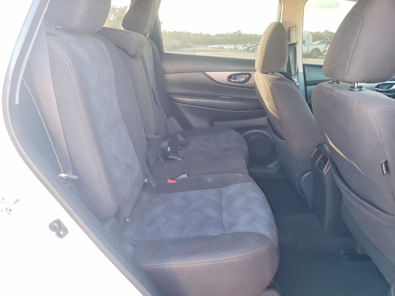 2016 NISSAN ROGUE S photo 31