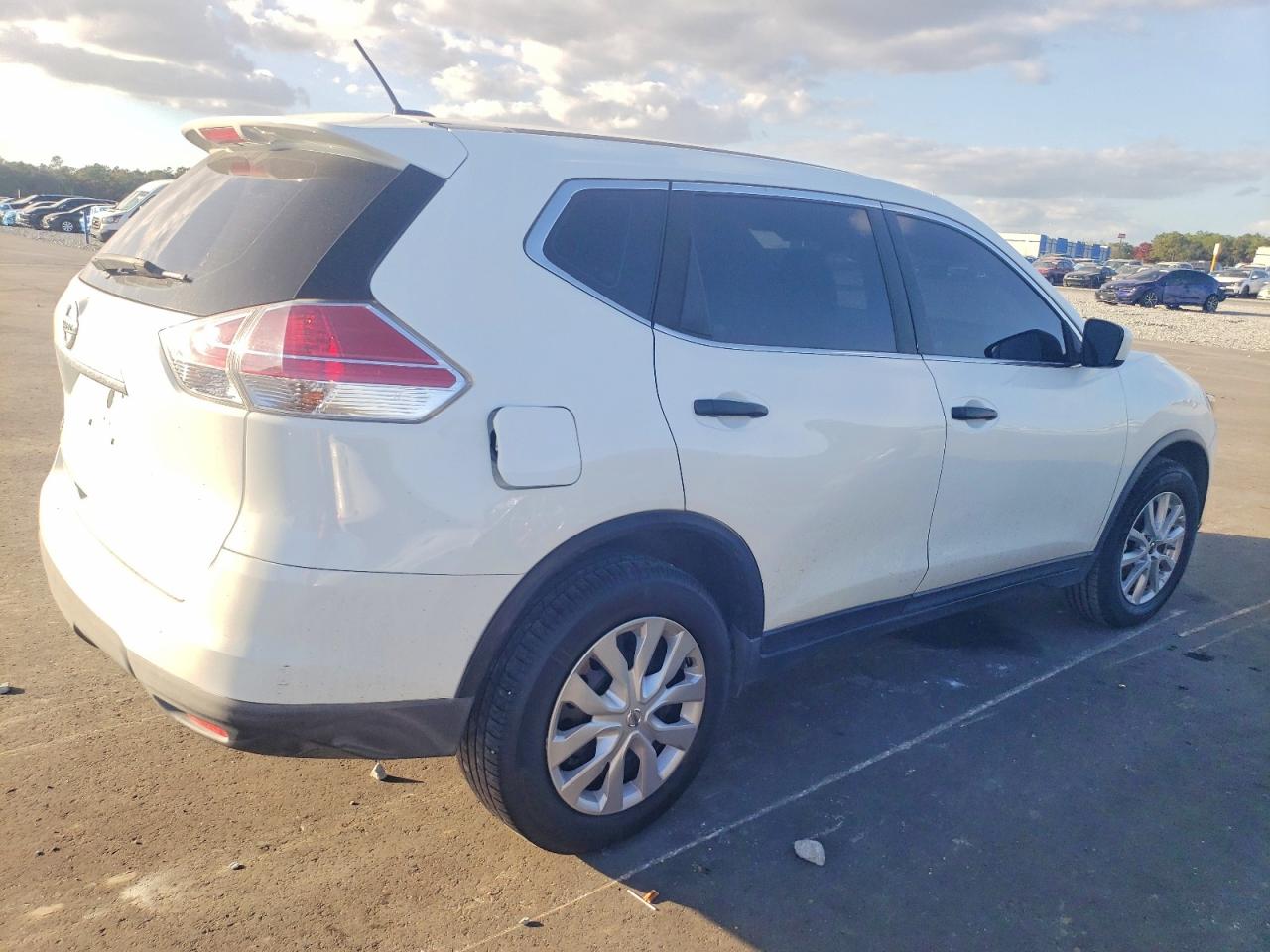 2016 NISSAN ROGUE S photo 7