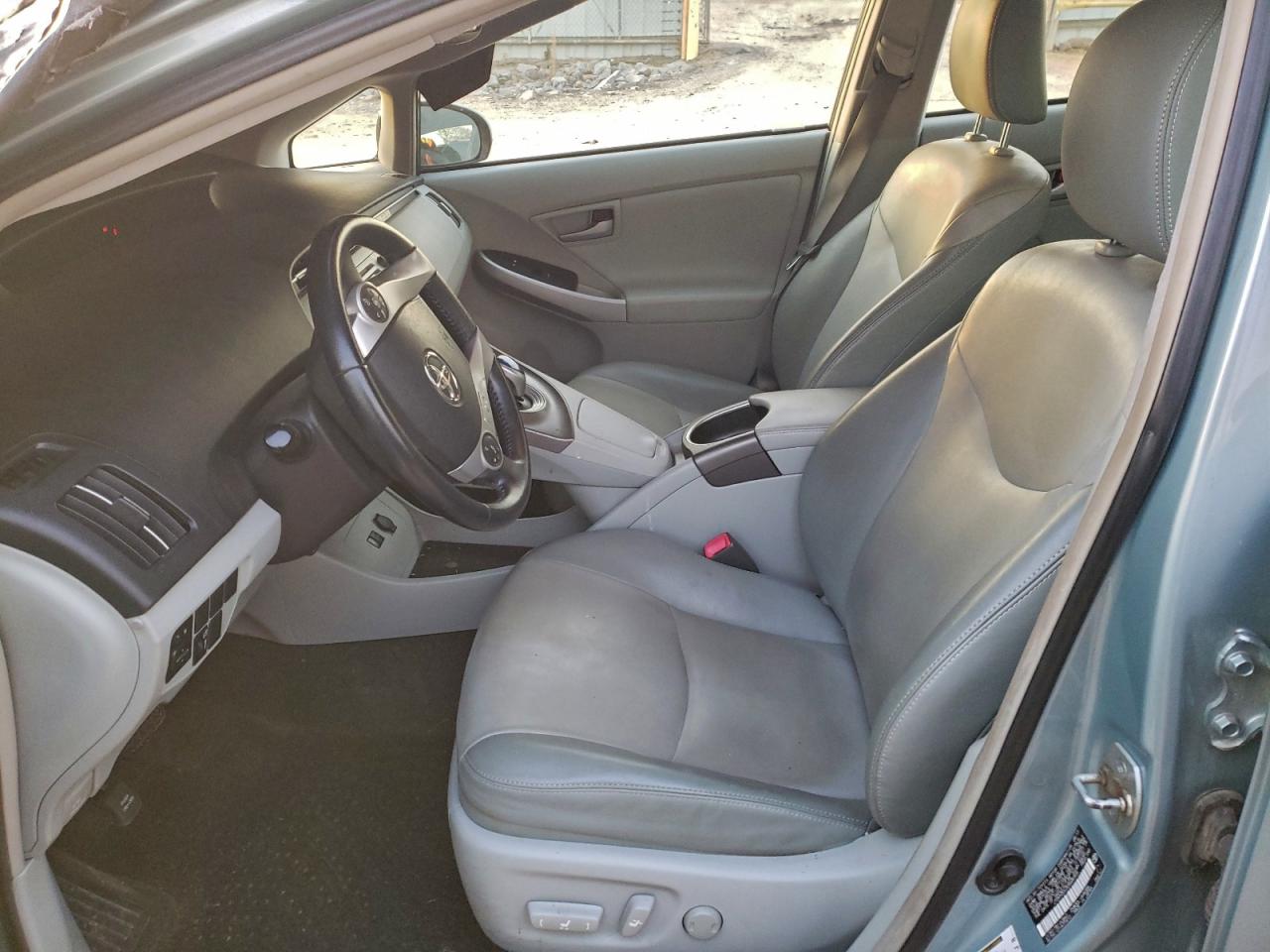 2013 TOYOTA PRIUS photo 13