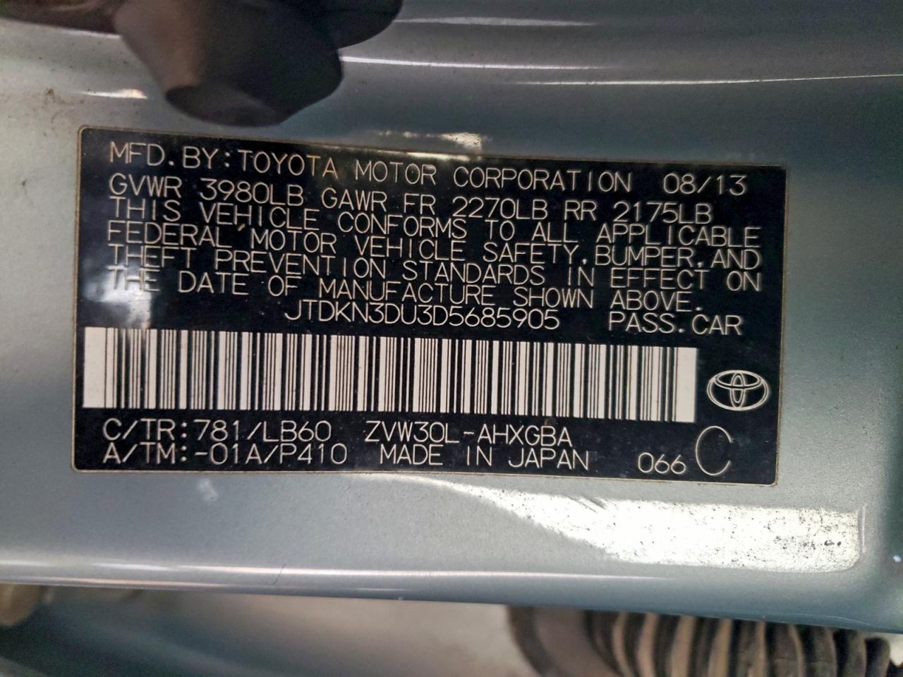 2013 TOYOTA PRIUS photo 25