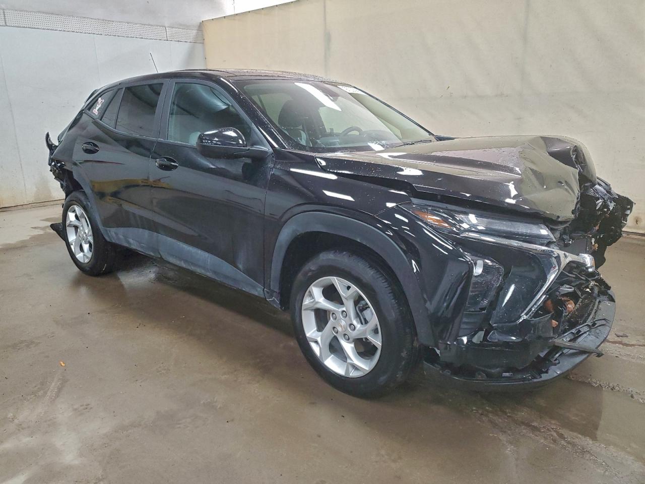 2025 CHEVROLET TRAX LS photo 4