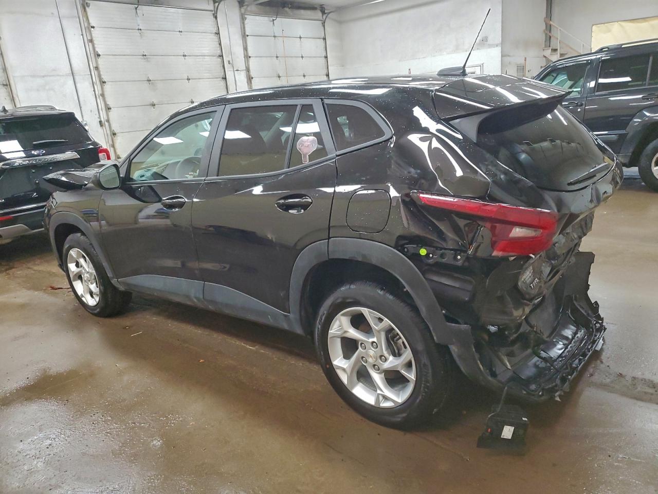 2025 CHEVROLET TRAX LS photo 2