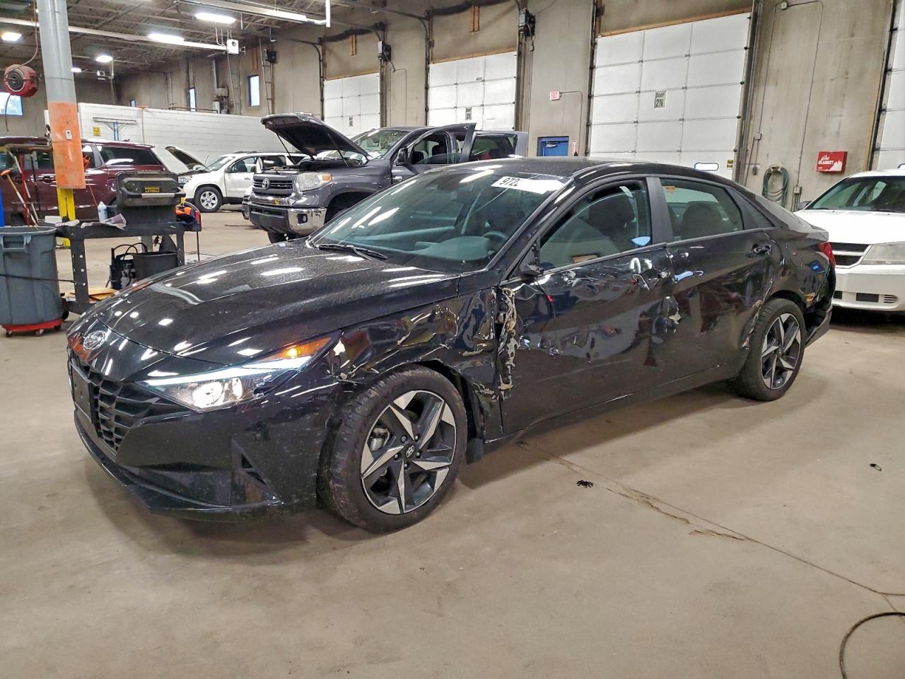 2023 HYUNDAI ELANTRA