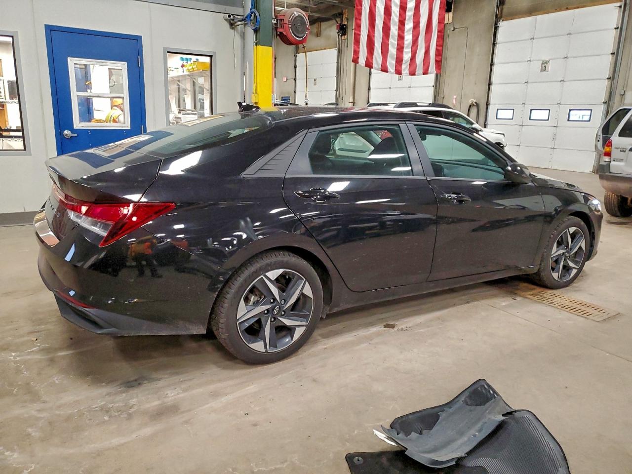 2023 HYUNDAI ELANTRA SEL photo 3