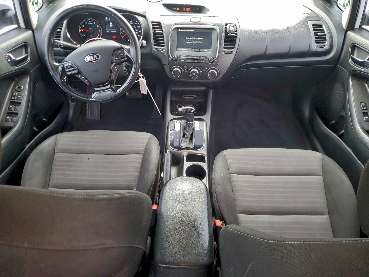 2017 KIA FORTE LX photo 8