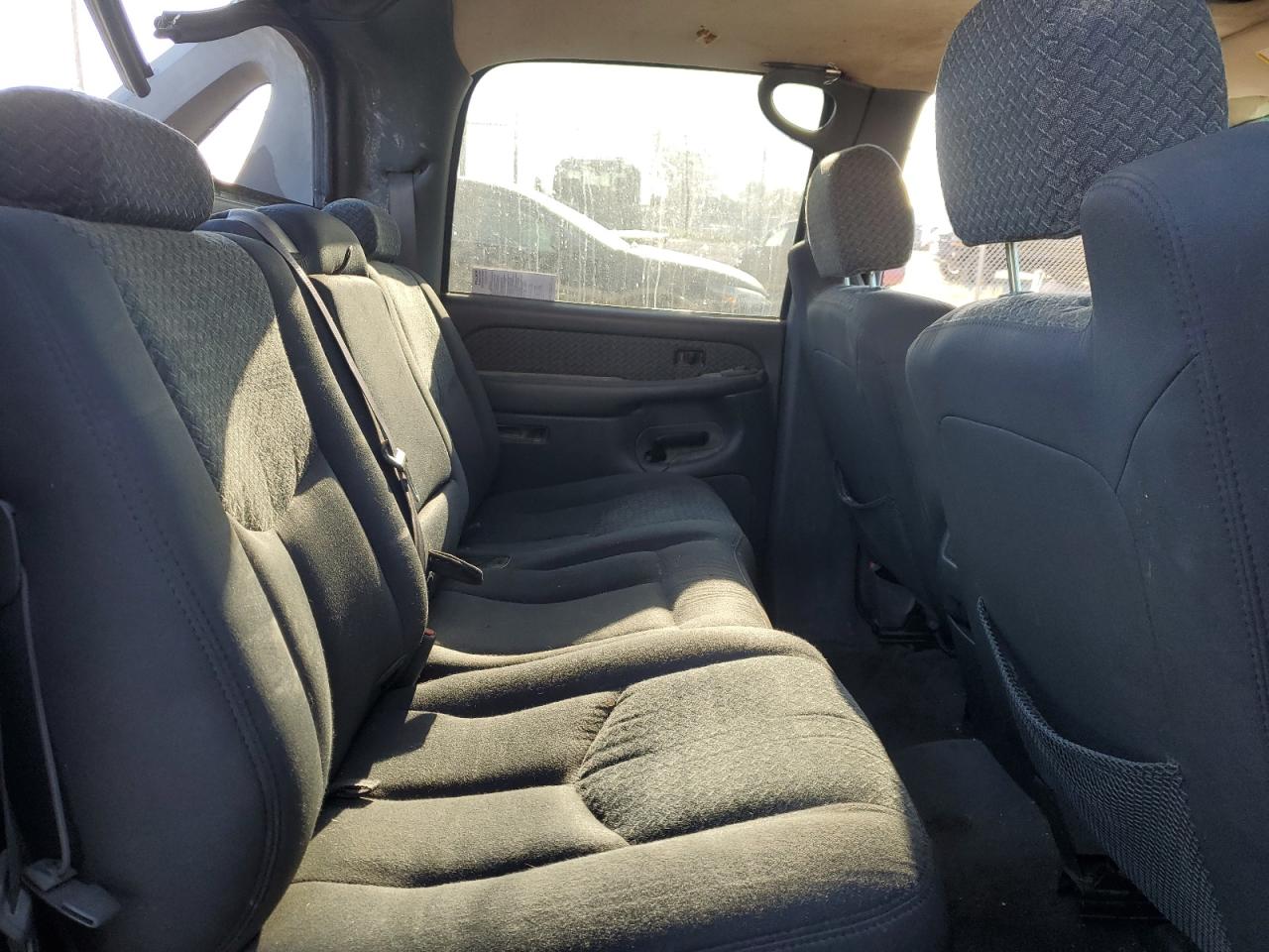 2004 CHEVROLET AVALANCHE K1500 photo 28