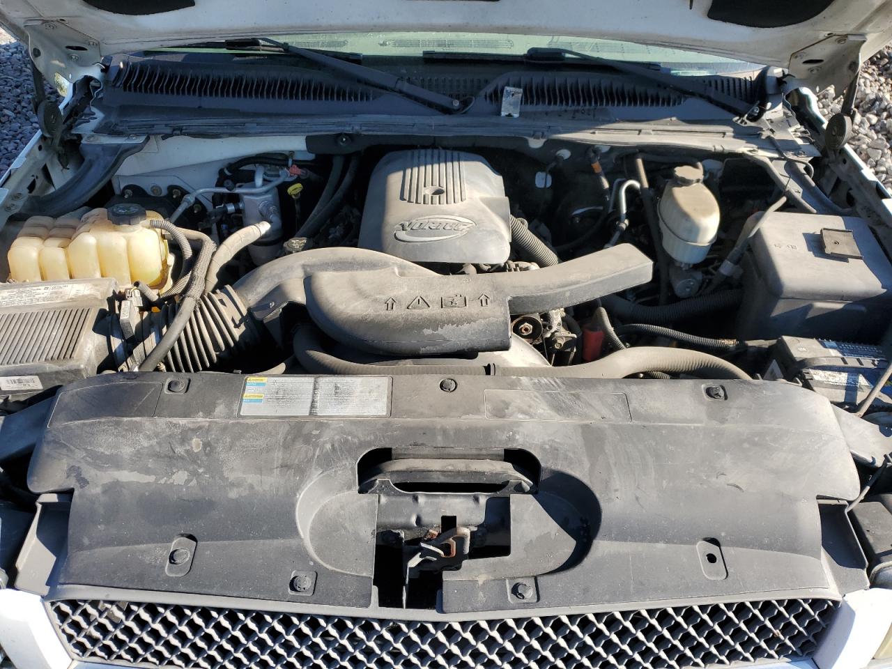 2004 CHEVROLET AVALANCHE K1500 photo 31