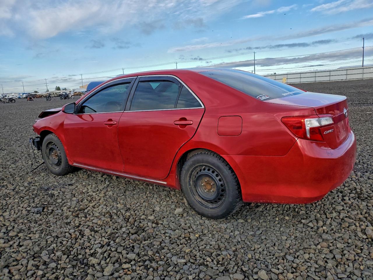 2014 TOYOTA CAMRY L photo 4