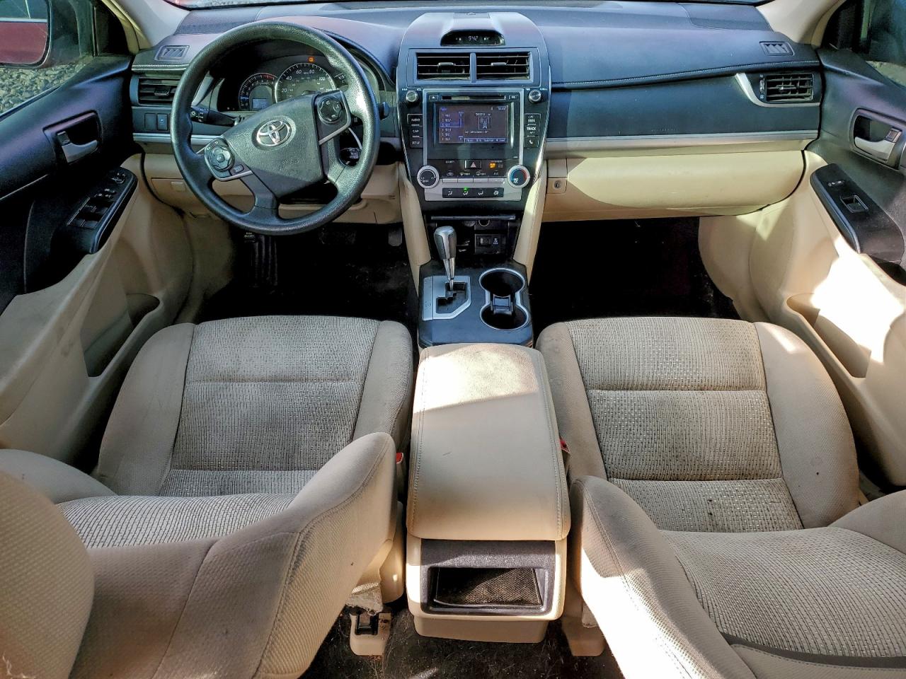 2014 TOYOTA CAMRY L photo 22