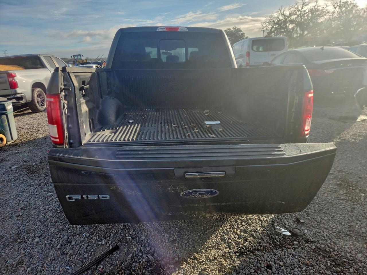 2016 FORD F150 SUPERCREW photo 11