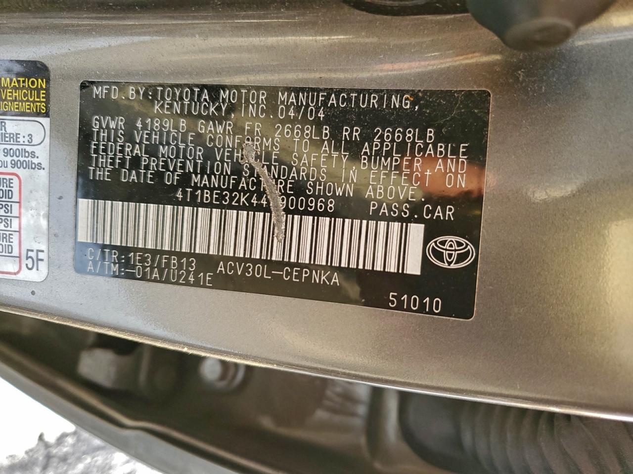2004 TOYOTA CAMRY LE photo 23