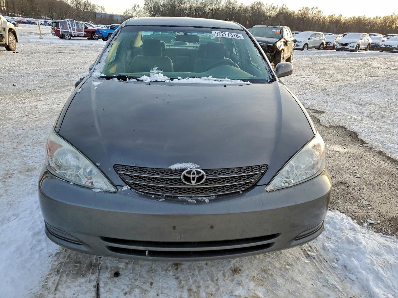 2004 TOYOTA CAMRY LE photo 9