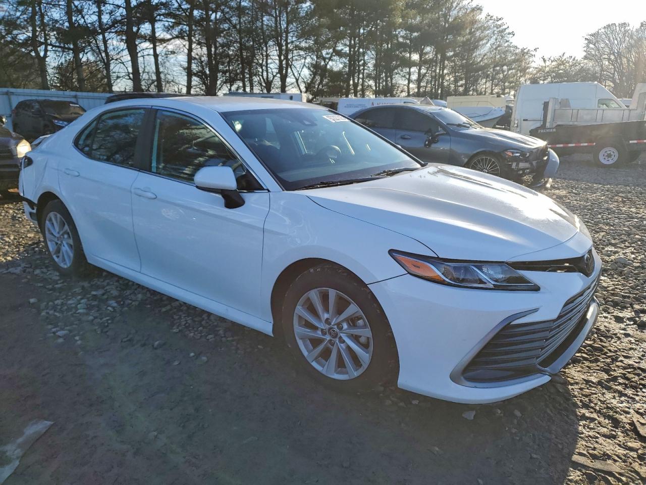 2022 TOYOTA CAMRY LE photo 4
