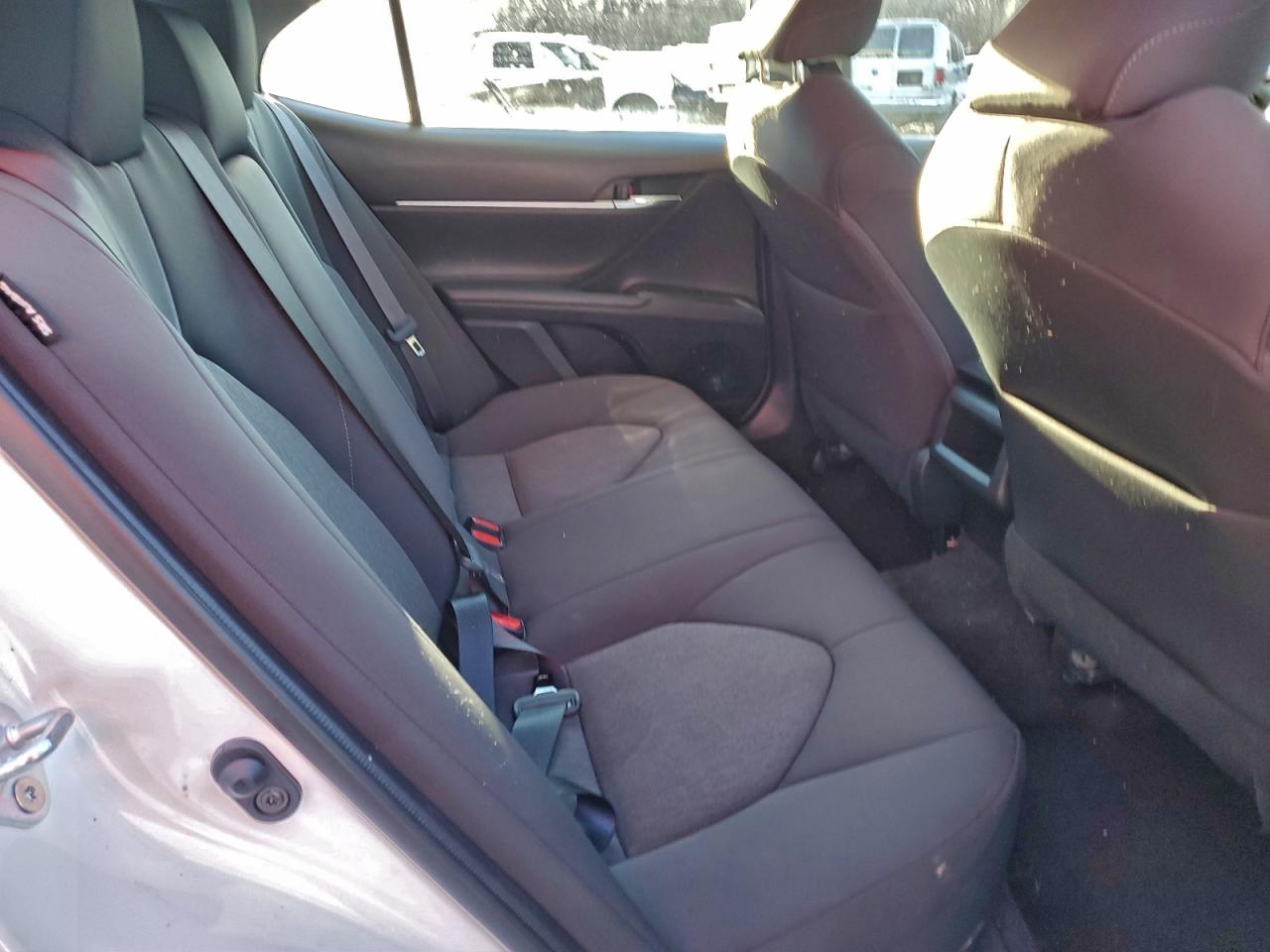 2022 TOYOTA CAMRY LE photo 10