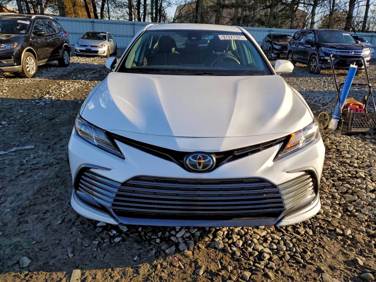 2022 TOYOTA CAMRY LE photo 5