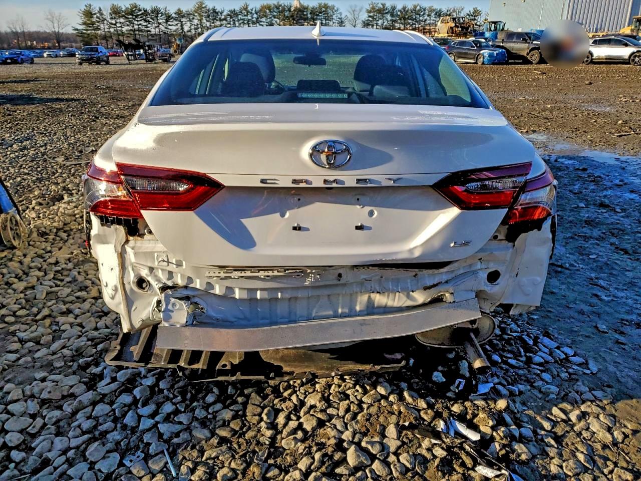 2022 TOYOTA CAMRY LE photo 6