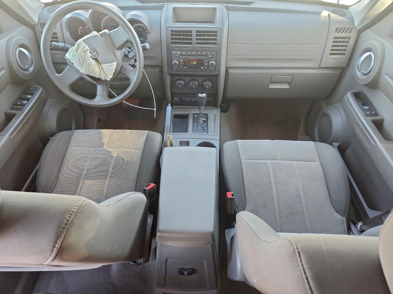 2008 DODGE NITRO SXT photo 22