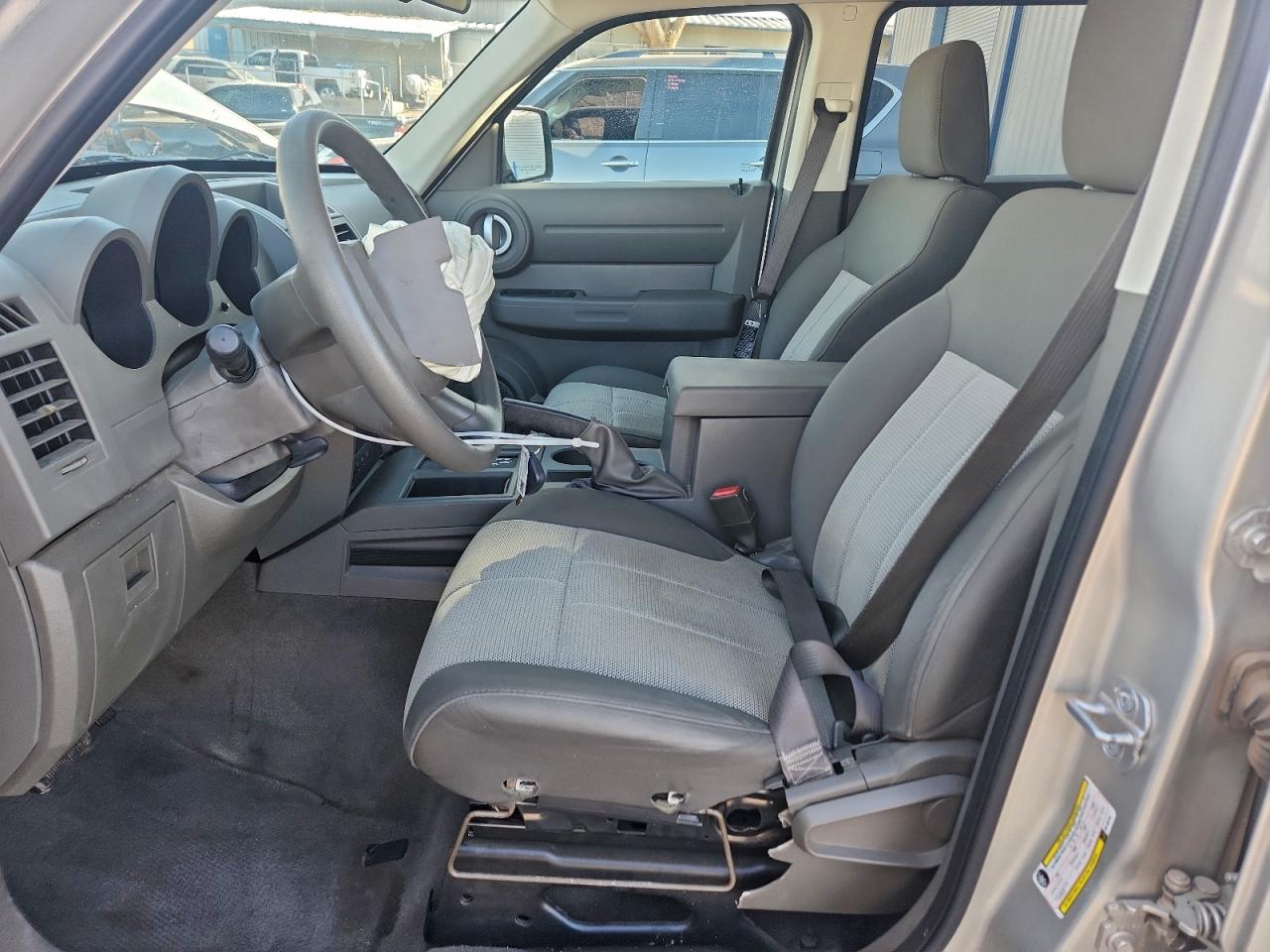 2008 DODGE NITRO SXT photo 19