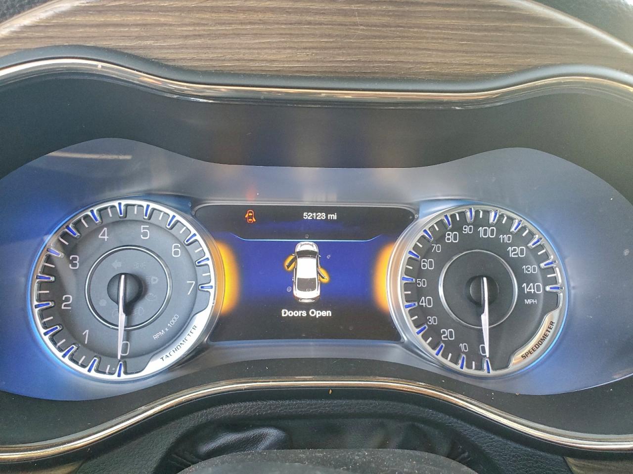 2015 CHRYSLER 200 C photo 33