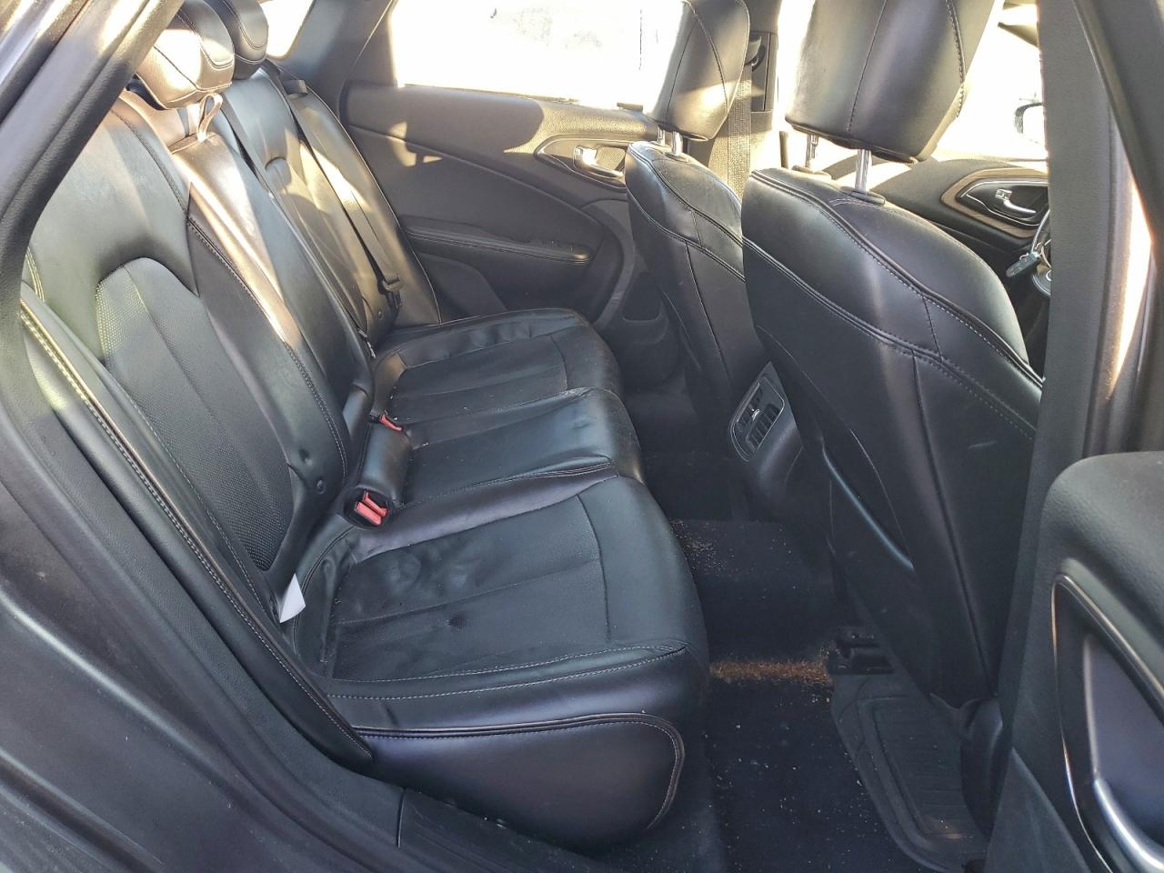 2015 CHRYSLER 200 C photo 37