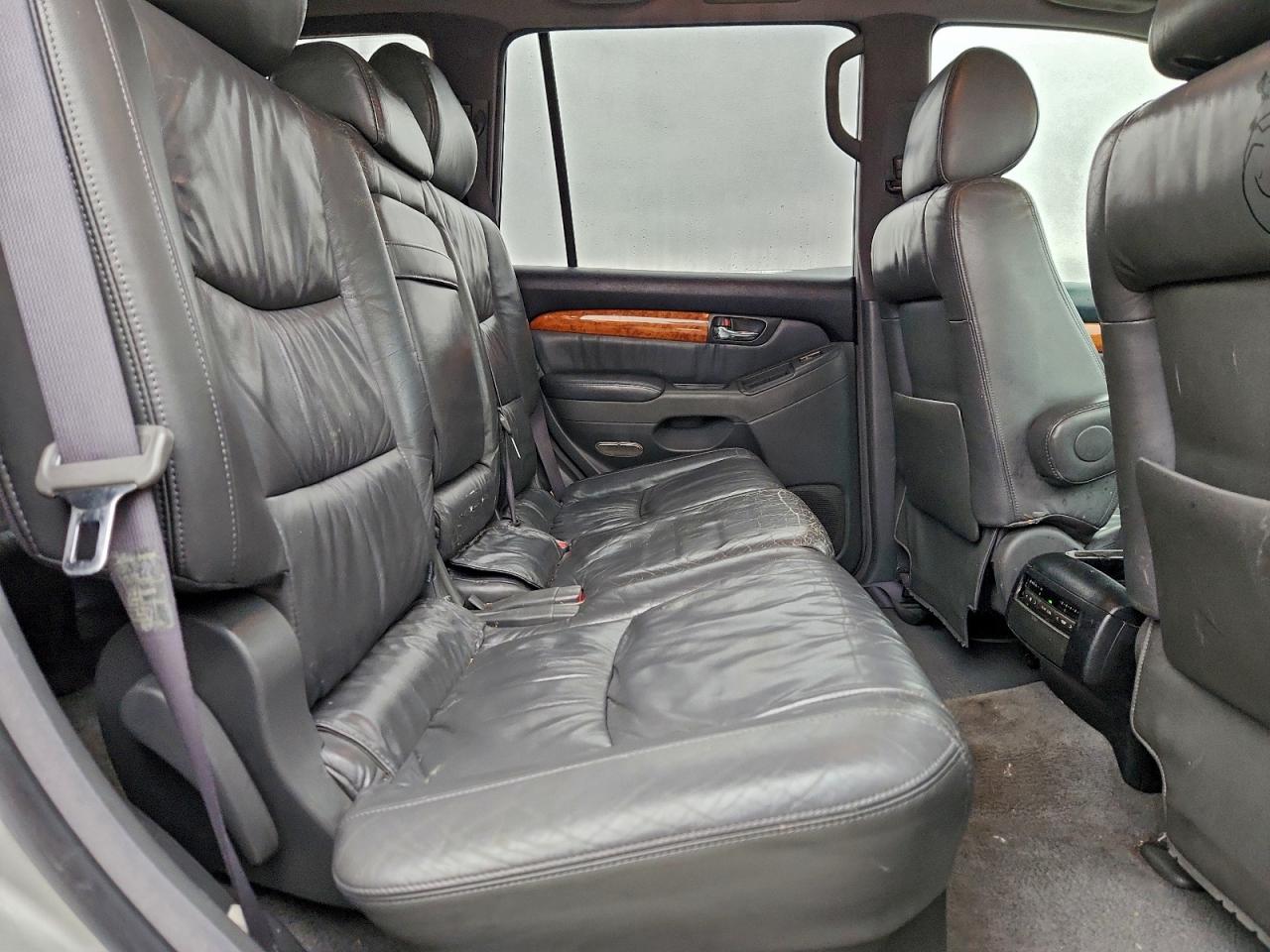 2004 LEXUS GX 470 photo 31