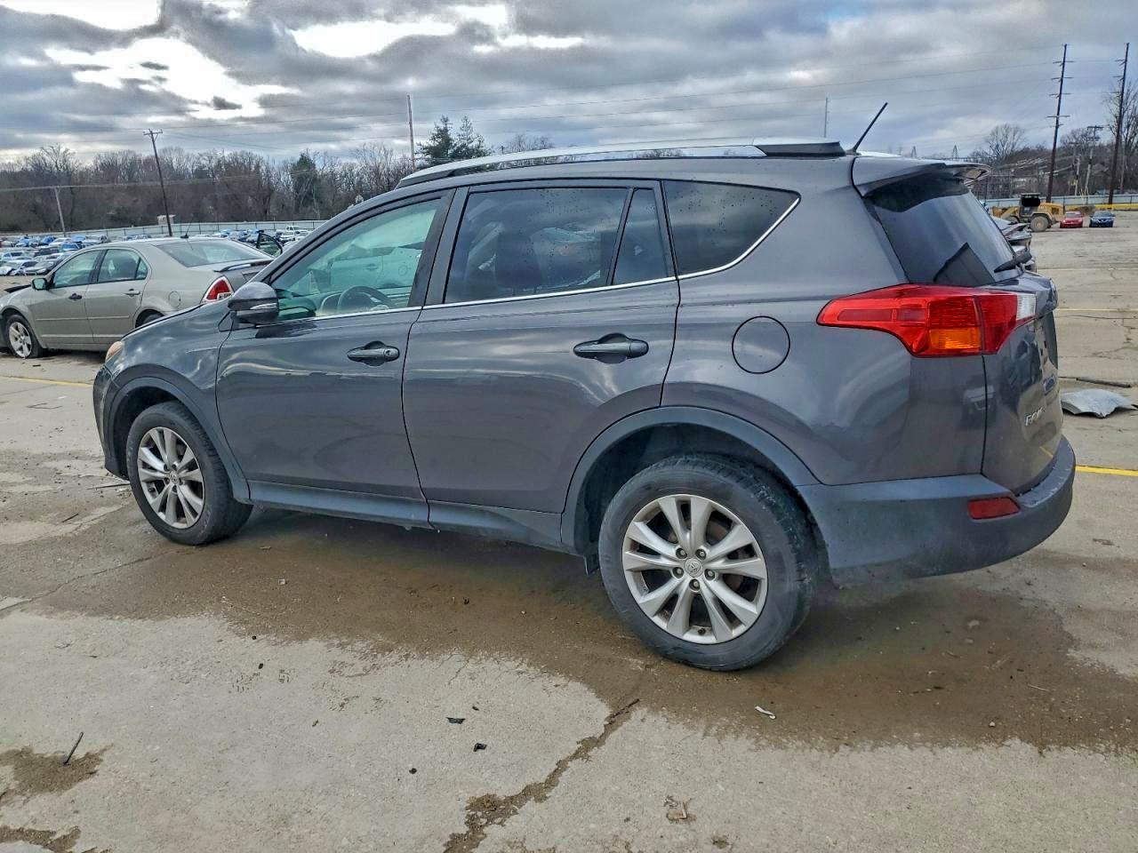 2015 TOYOTA RAV4 LIMITED photo 2