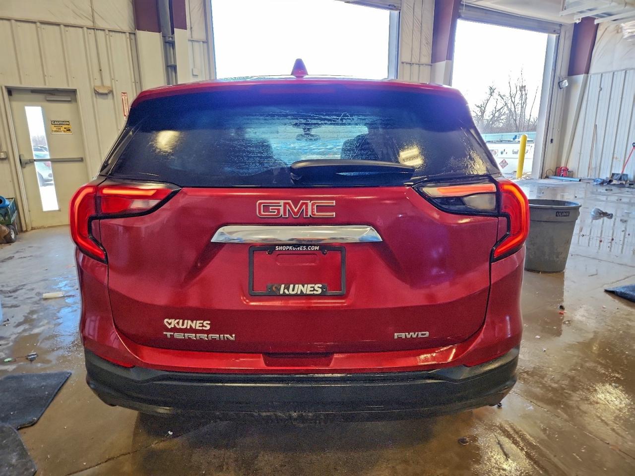 2018 GMC TERRAIN SLE photo 11