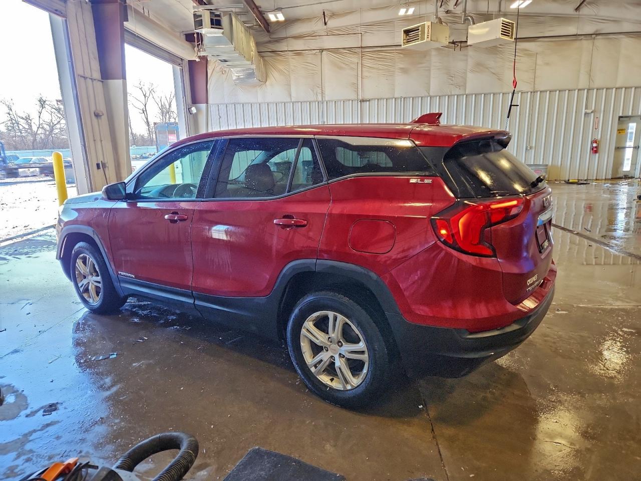 2018 GMC TERRAIN SLE photo 3